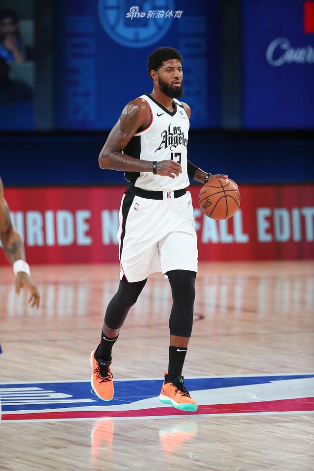 他的到来都 他的到来都