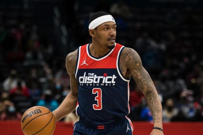 邊鋒需同時 邊鋒需同時